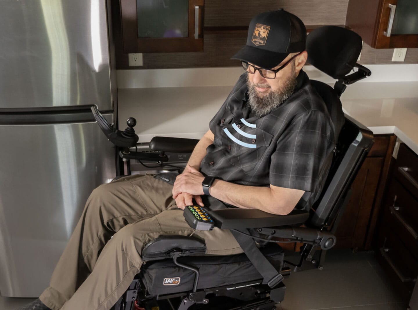 glasovni nadzor invalidskega vozička