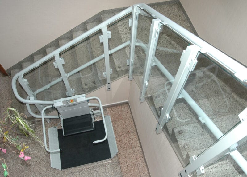 stopniščna ploščad v bloku