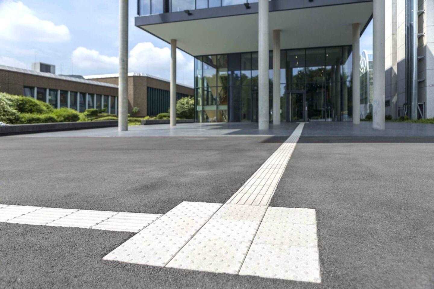 taktilne oznake za slepe