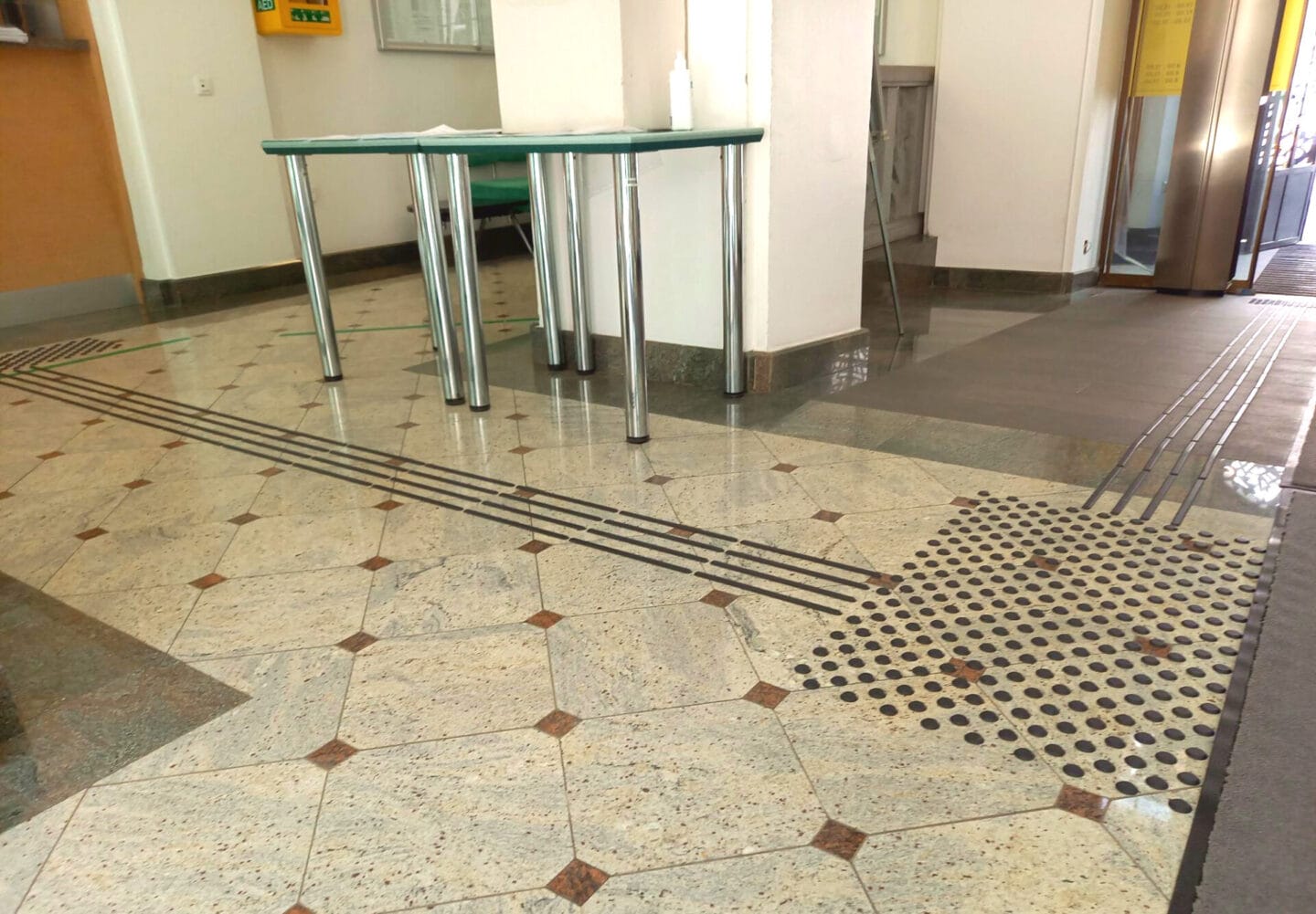 zzzs taktilne oznake